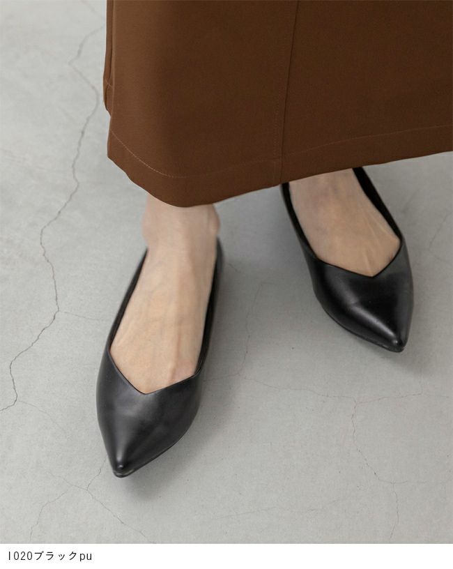 menue (メヌエ) ポインテッドトゥ Vカットデザイン ローヒール パンプス