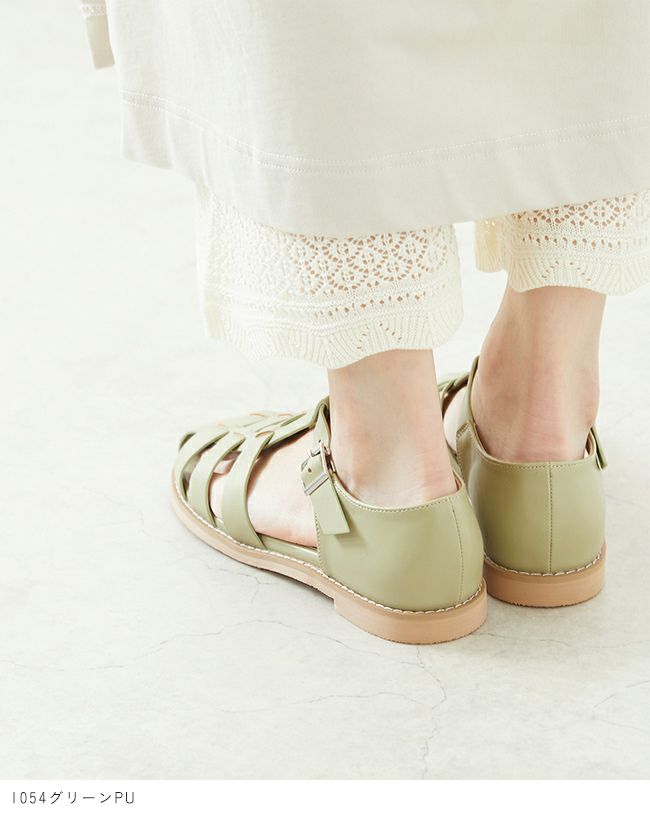 menue（メヌエ） グルカフラットサンダル