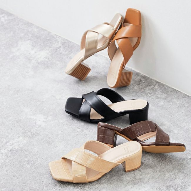 menue (メヌエ) スクエアトゥクロスミュールサンダル