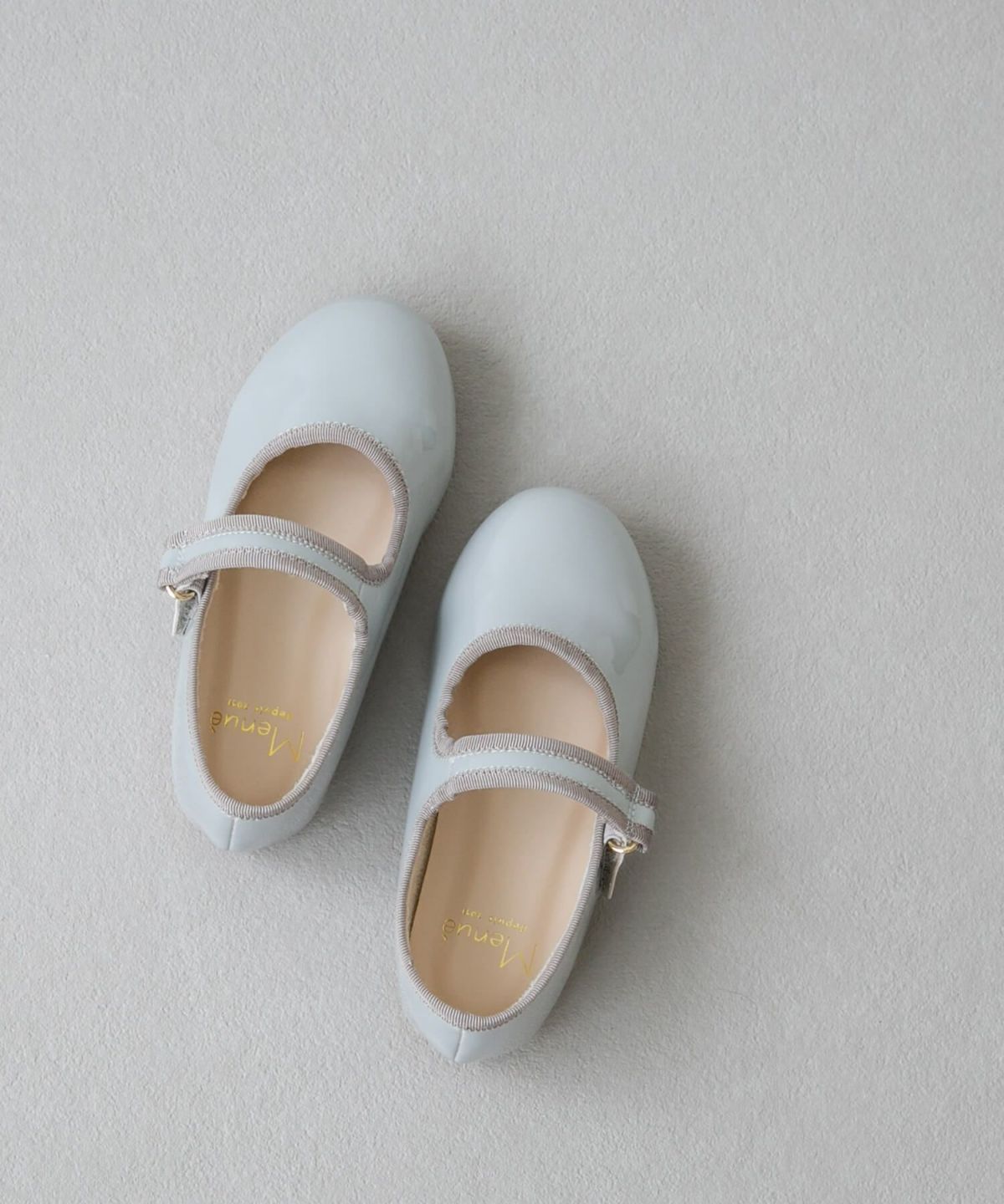 menue (メヌエ) キッズ ラウンドトゥ ストラップシューズ