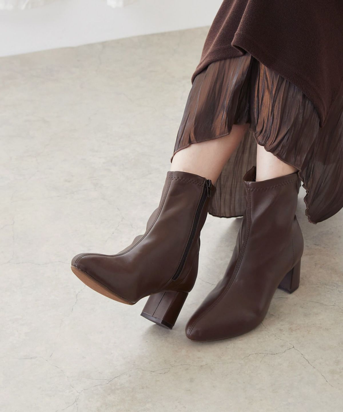 menue (メヌエ) アーモンドトゥ ショートブーツ