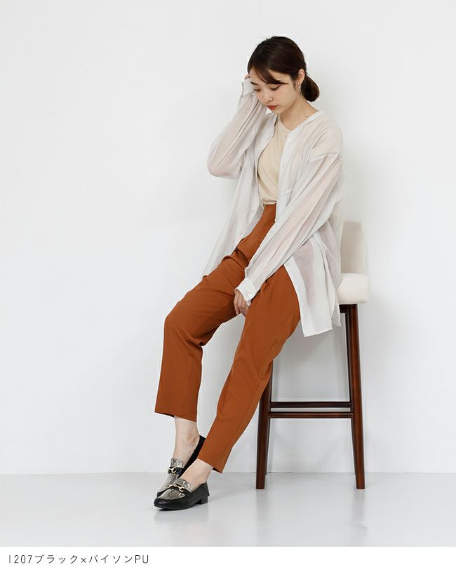 menue (メヌエ) 【晴雨兼用】アーモンドトゥビットローファー