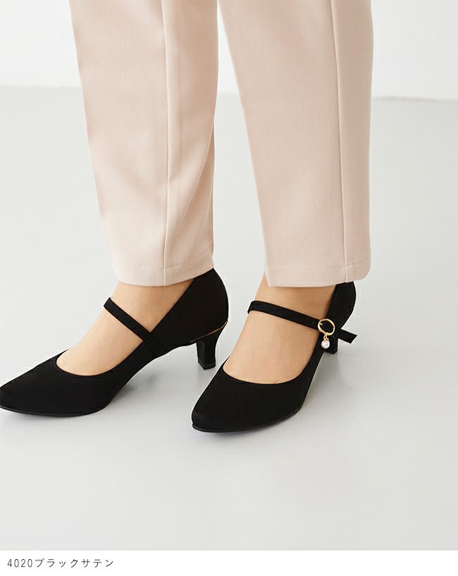 アーモンドトゥ ストラップパンプス