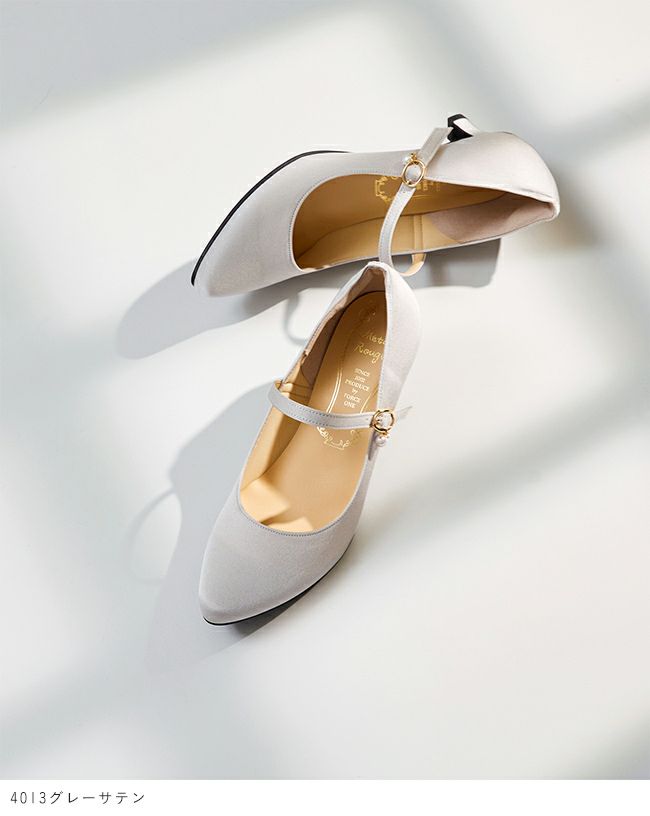 アーモンドトゥ ストラップパンプス