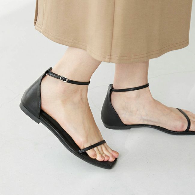 menue (メヌエ) スクエアトゥ 細ストラップ フラットサンダル