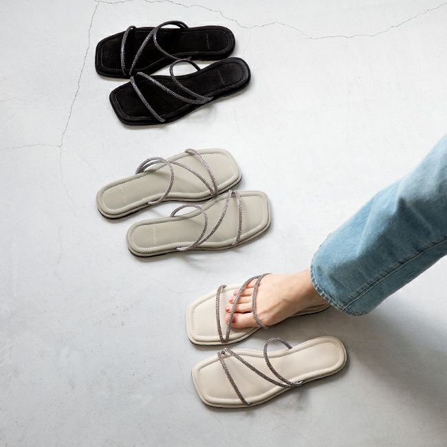 menue (メヌエ) スクエアトゥ ビジュー フラットサンダル