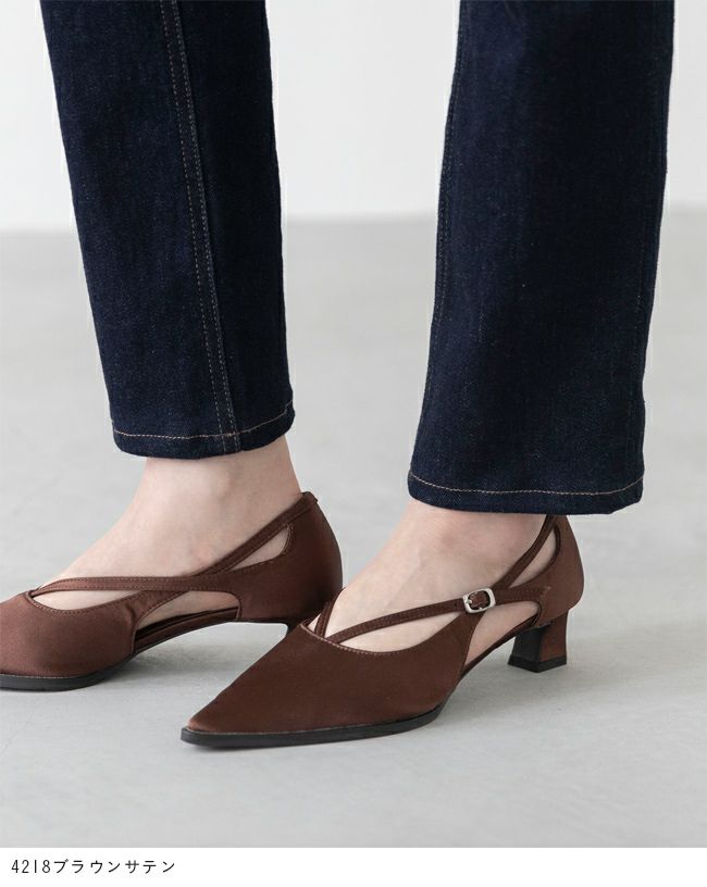 menue (メヌエ) クロスストラップ ポインテッドトゥ ヒールパンプス