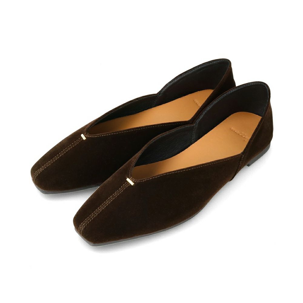 Vカット ゴールドアクセント 極やわパンプス