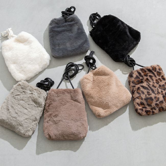 マグネットボタン付き ミニ ファーポシェット