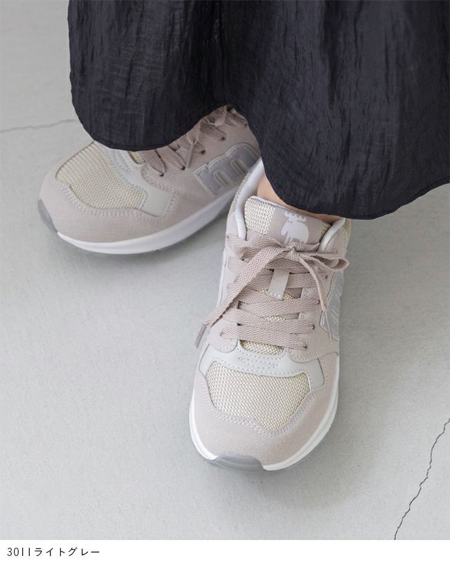 moz (モズ) くすみカラー エアーソール付き機能性スニーカー